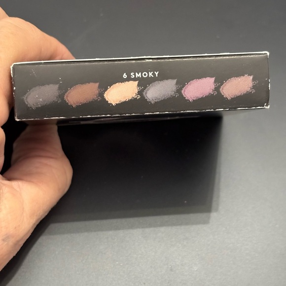 Eyeshadow Palette with Neutral and Bold Shades NIB - Picture 5 of 6